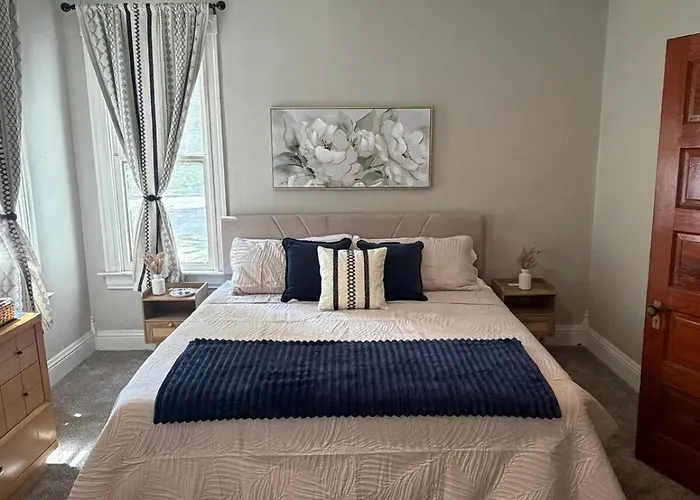 Hébergement de vacances Historic Leclaire - 3br, 2 King Beds&huge Loft *