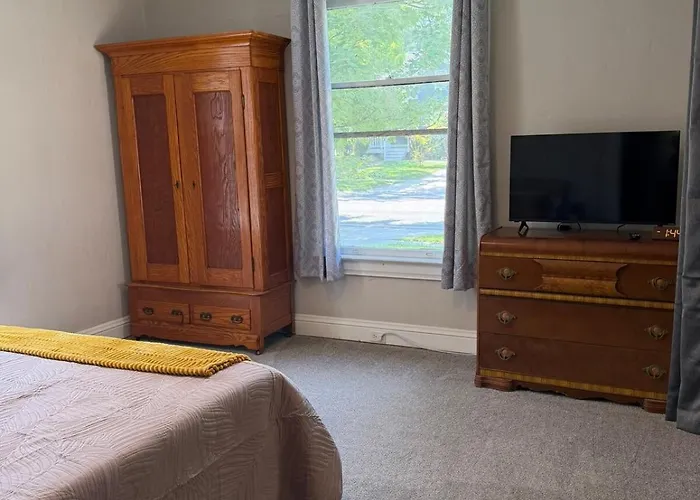 Historic Leclaire - 3br, 2 King Beds&huge Loft *
