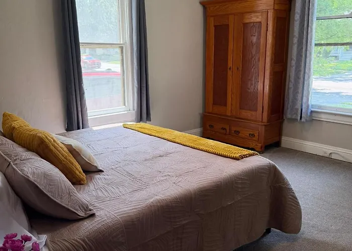 Historic Leclaire - 3br, 2 King Beds&huge Loft Hébergement de vacances *