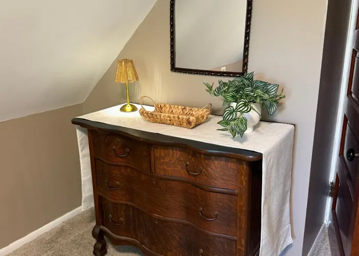 Historic Leclaire - 3br, 2 King Beds&huge Loft Hébergement de vacances Edwardsville