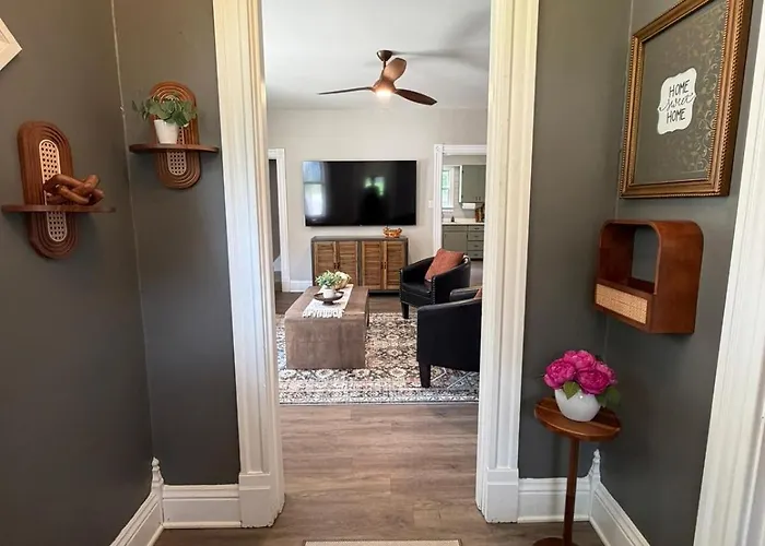 Historic Leclaire - 3br, 2 King Beds&huge Loft *