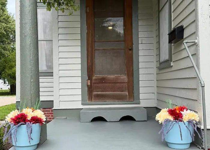 Historic Leclaire - 3br, 2 King Beds&huge Loft *